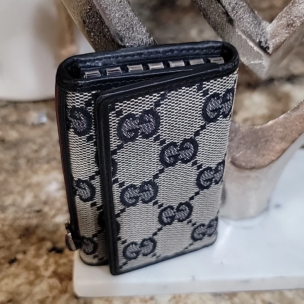 GUCCI  KEY RING HOLDER - Picture 2 of 9